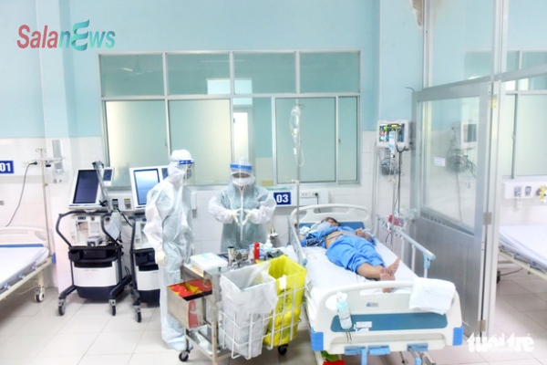 Bệnh viện điều trị COVID-19, bệnh viện dã chiến ở TP.HCM cấp bách tìm máy thở, nguồn oxy - Ảnh 1.