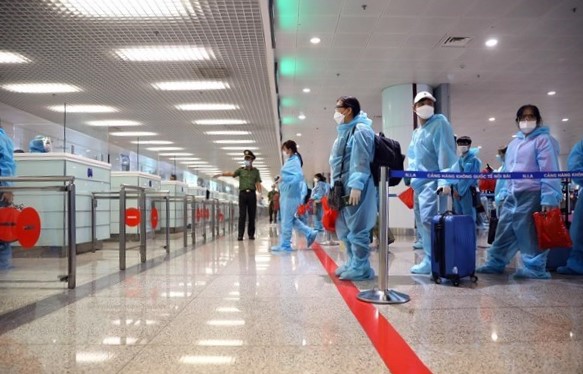 Đề xuất tạm dừng nhập cảnh hành khách đến Việt Nam từ 7 quốc gia phát hiện biến thể Omicron