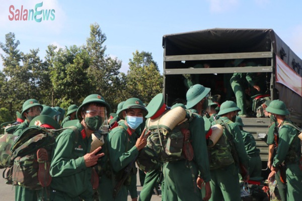 Các quận huyện TP.HCM bắt đầu tiếp nhận lực lượng hỗ trợ từ quân đội - Ảnh 1.