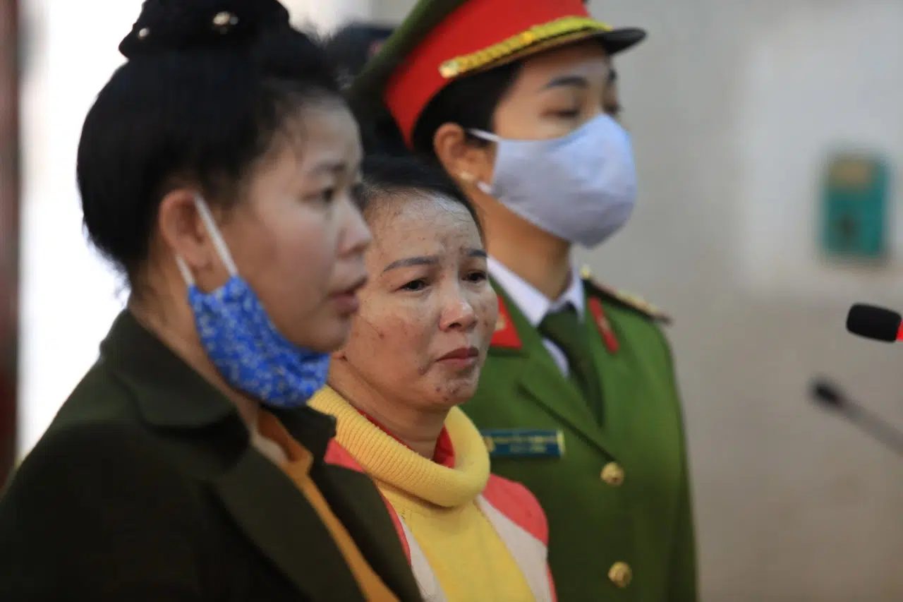 Mẹ nữ sinh giao gà ở Điện Biên bật khóc kêu oan tại phiên tòa xử tội buôn bán ma túy 2