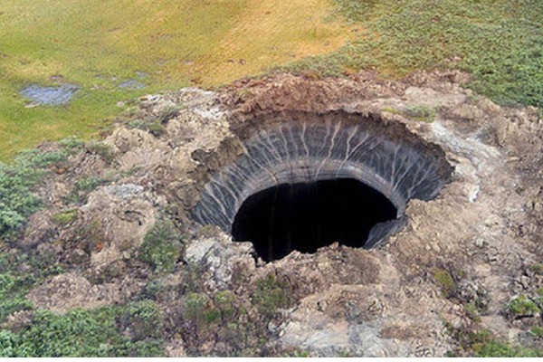Giải mã bí ẩn: Những chiếc hố khổng lồ xuất hiện ở Siberia