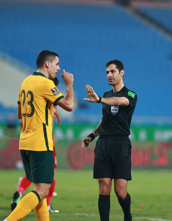 VFF gửi thư lên FIFA, AFC tố trọng tài làm ảnh hưởng kết quả trận Việt Nam với Úc - Ảnh 2.